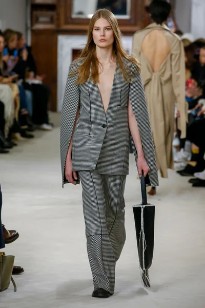 Look 39
